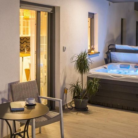 Studio And Hot Tub Сплит Экстерьер фото