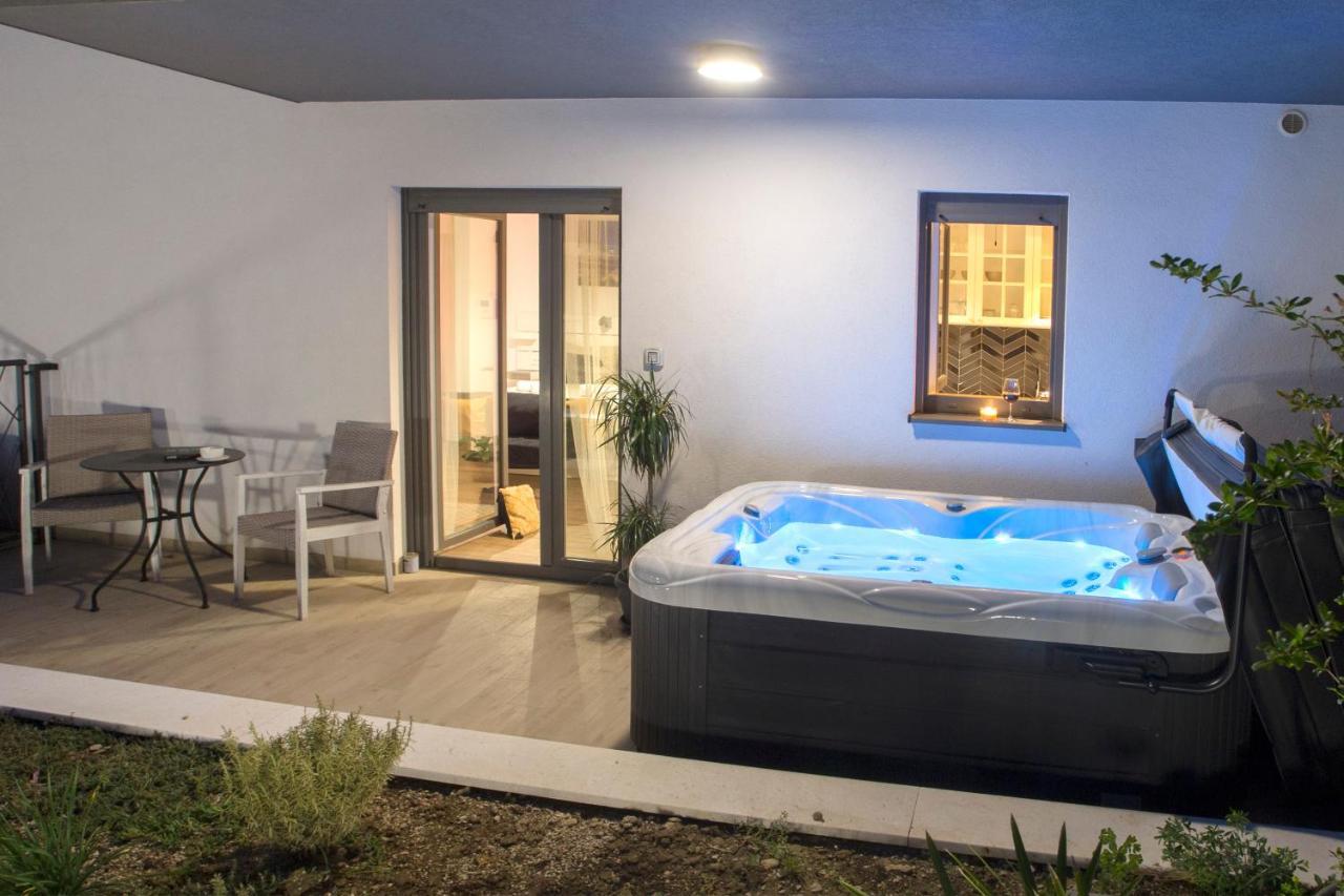 Studio And Hot Tub Сплит Экстерьер фото