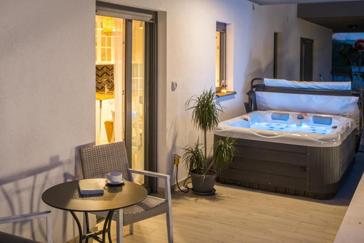 Studio And Hot Tub Сплит Экстерьер фото