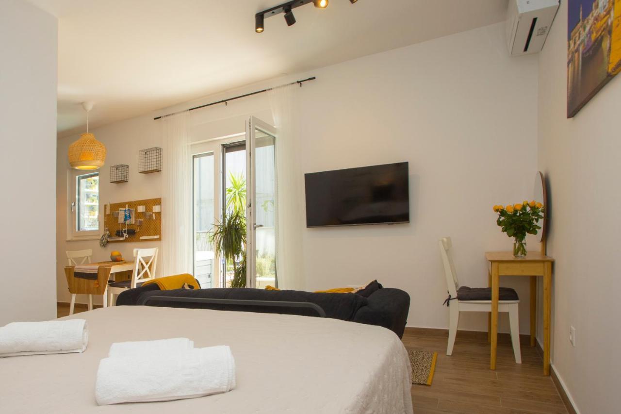Studio And Hot Tub Сплит Экстерьер фото